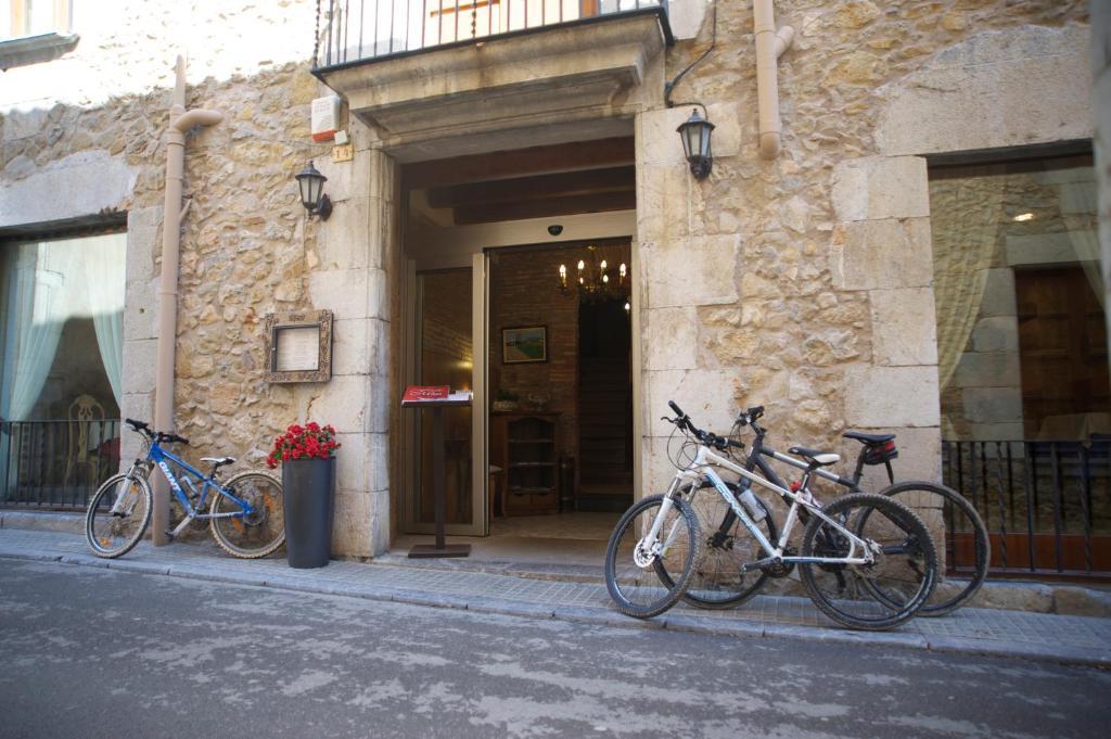 Fonda Mitja Otel Torroella de Montgrí Dış mekan fotoğraf