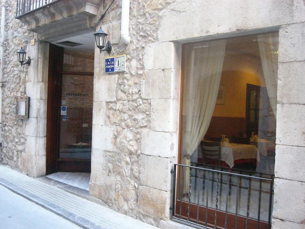 Fonda Mitja Otel Torroella de Montgrí Dış mekan fotoğraf