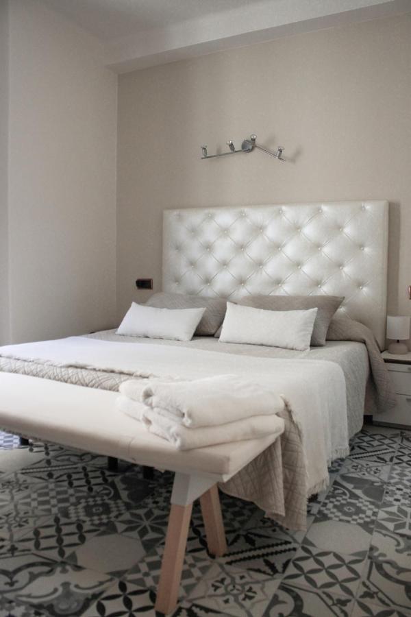 Fonda Mitja Otel Torroella de Montgrí Dış mekan fotoğraf